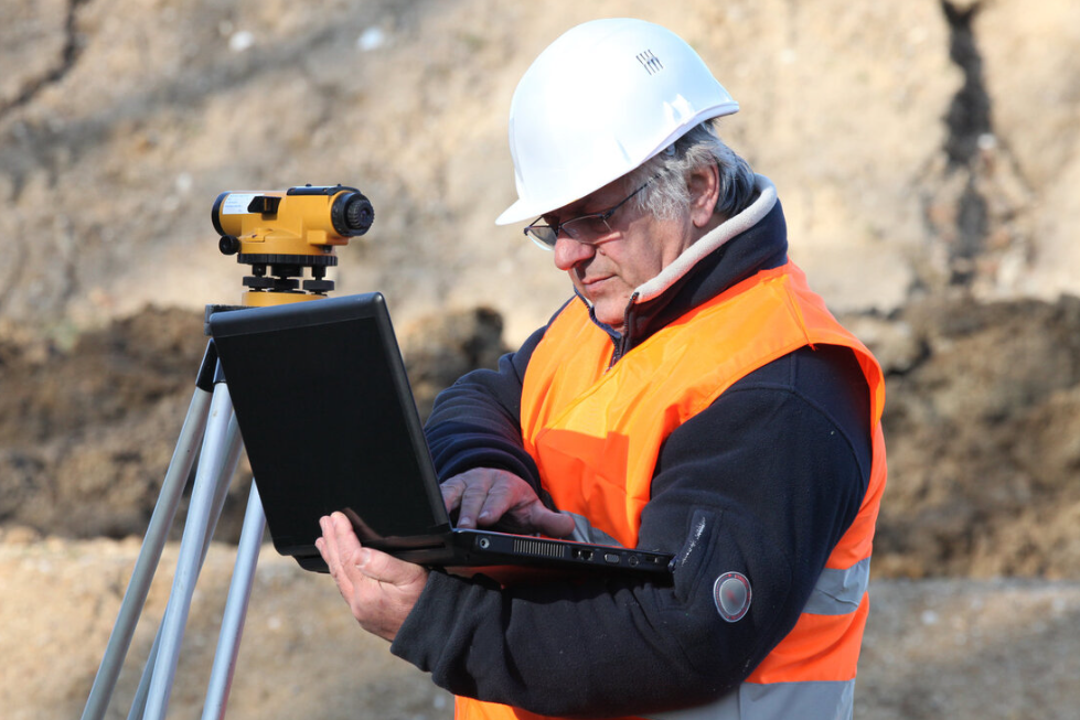 Read more about the article The Importance Of Professional Land Surveyors