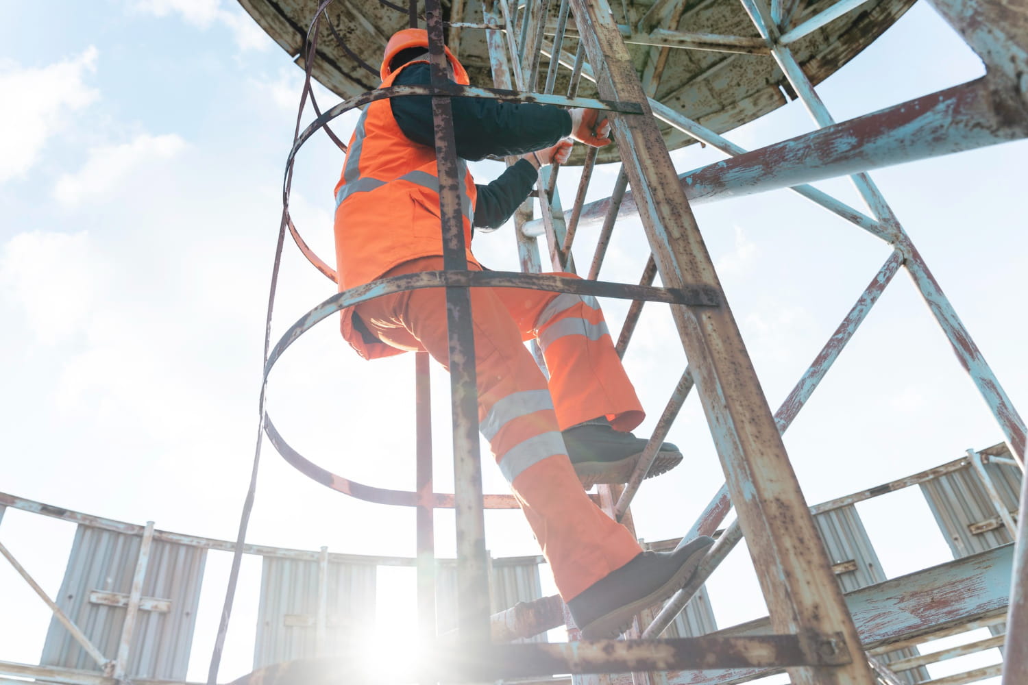 Read more about the article Essential Height Safety Solutions for Construction and Industrial Workplaces